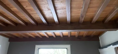 Photo d'un plafond rénové